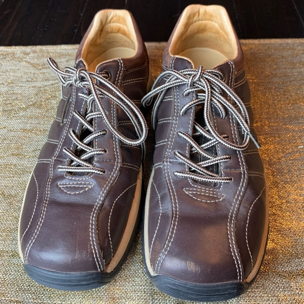 Brown Perry Ellis unisex sneakers!